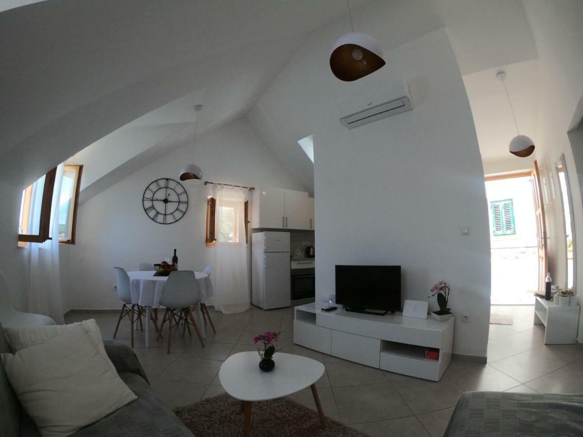 Apartment Vesna Primošten Eksteriør billede