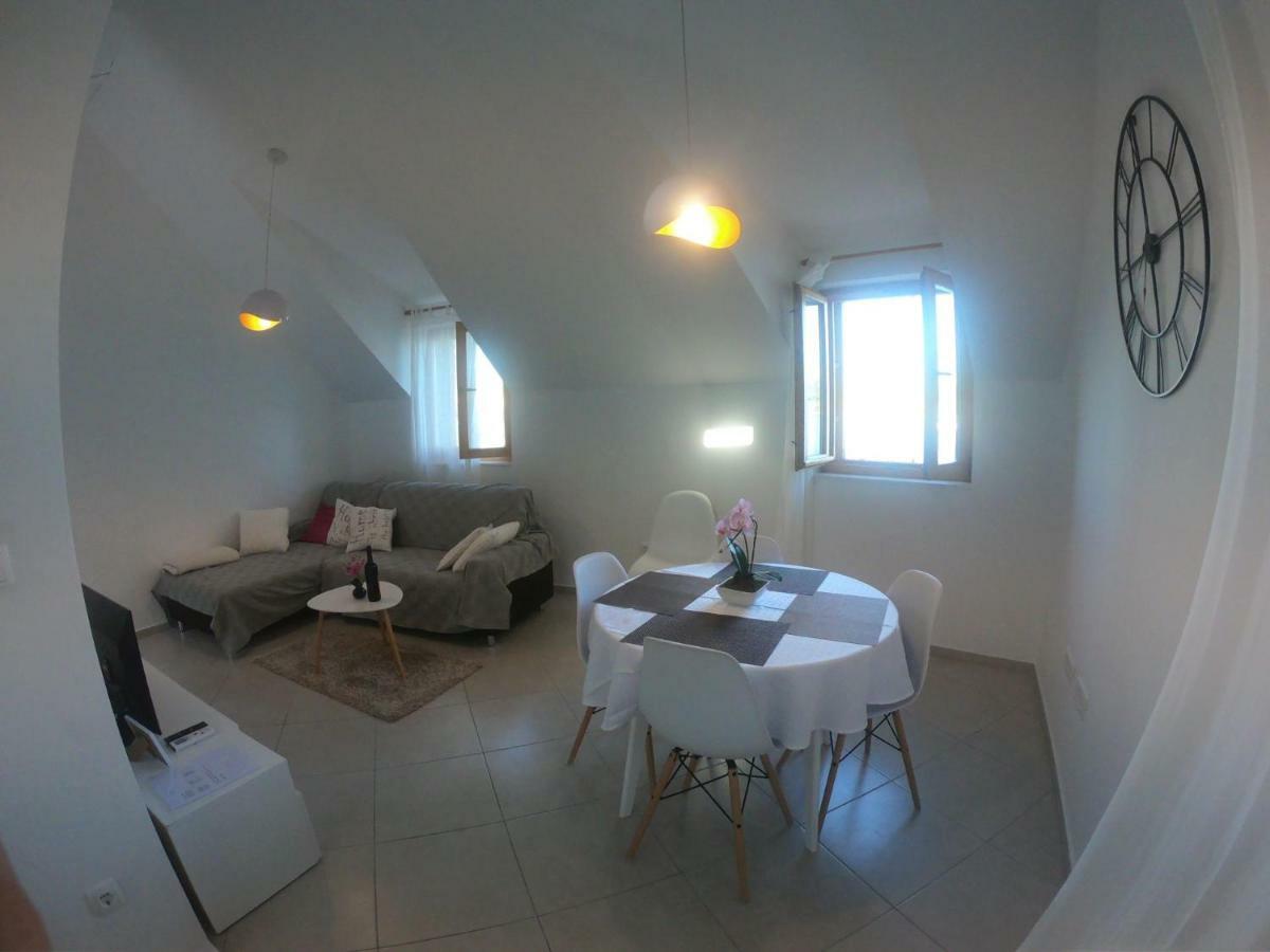 Apartment Vesna Primošten Eksteriør billede