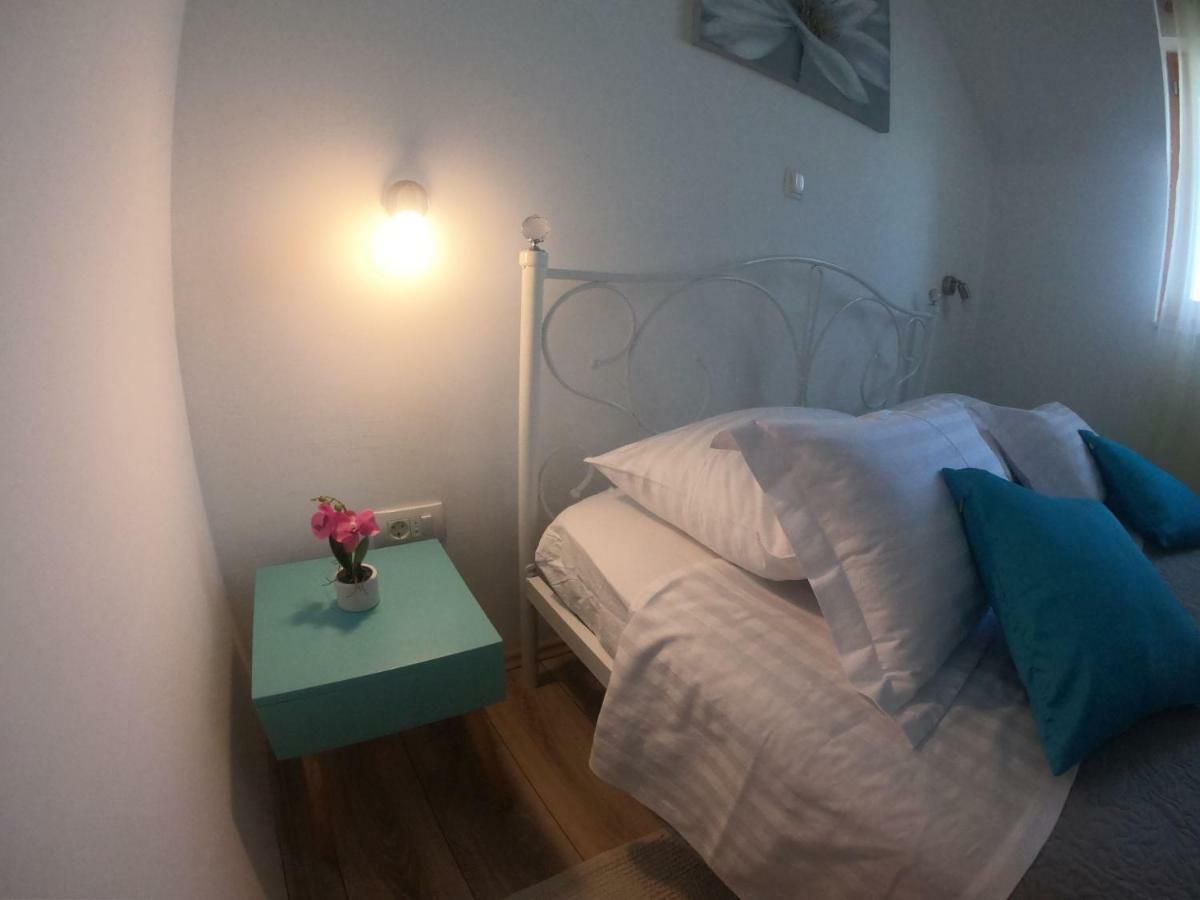 Apartment Vesna Primošten Eksteriør billede