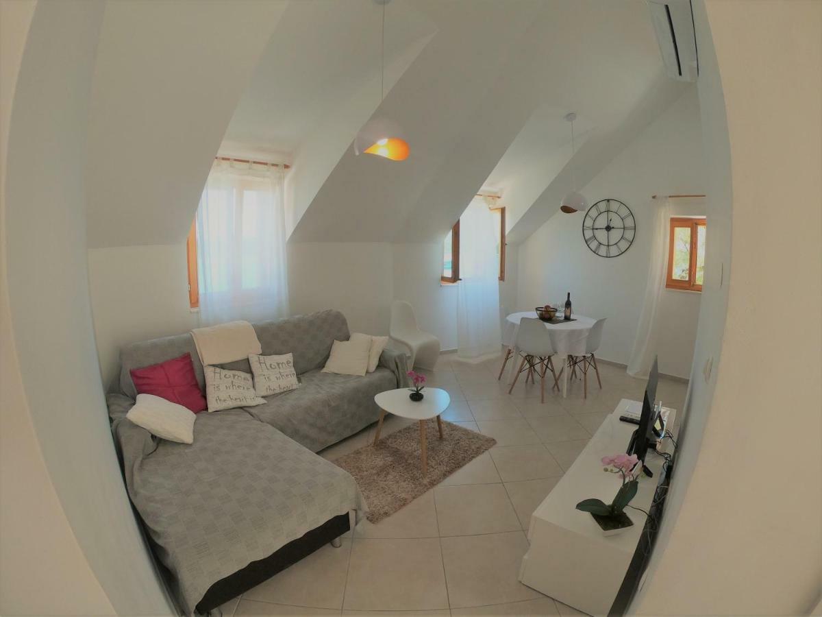 Apartment Vesna Primošten Eksteriør billede
