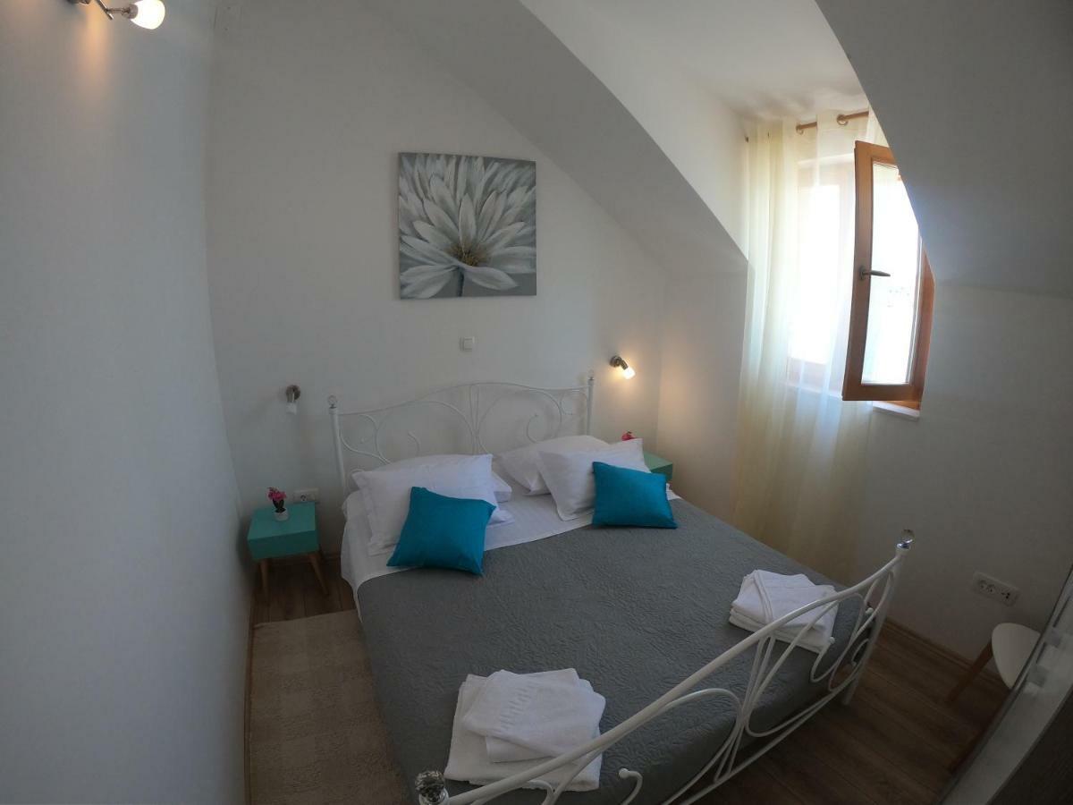 Apartment Vesna Primošten Eksteriør billede