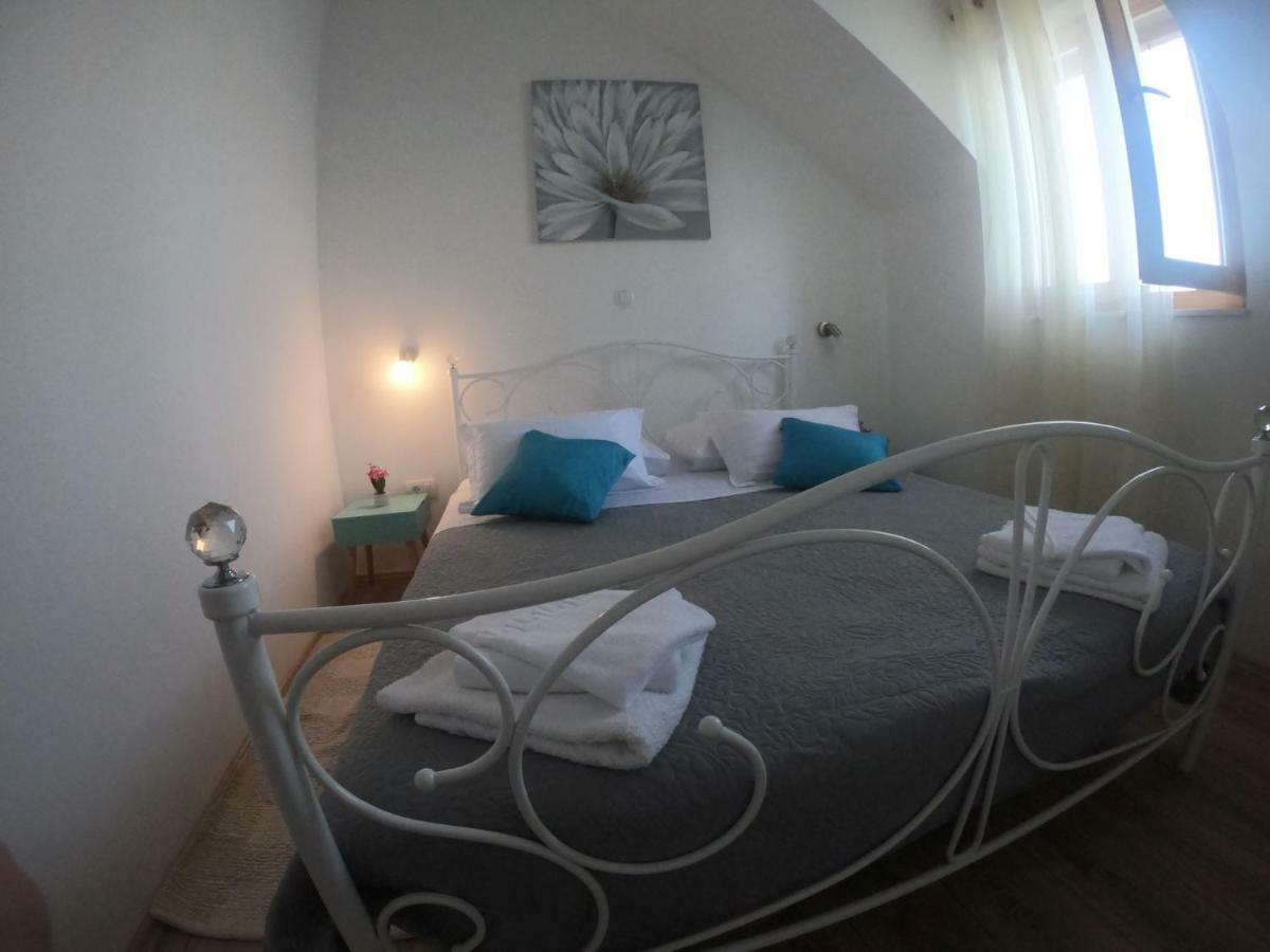 Apartment Vesna Primošten Eksteriør billede